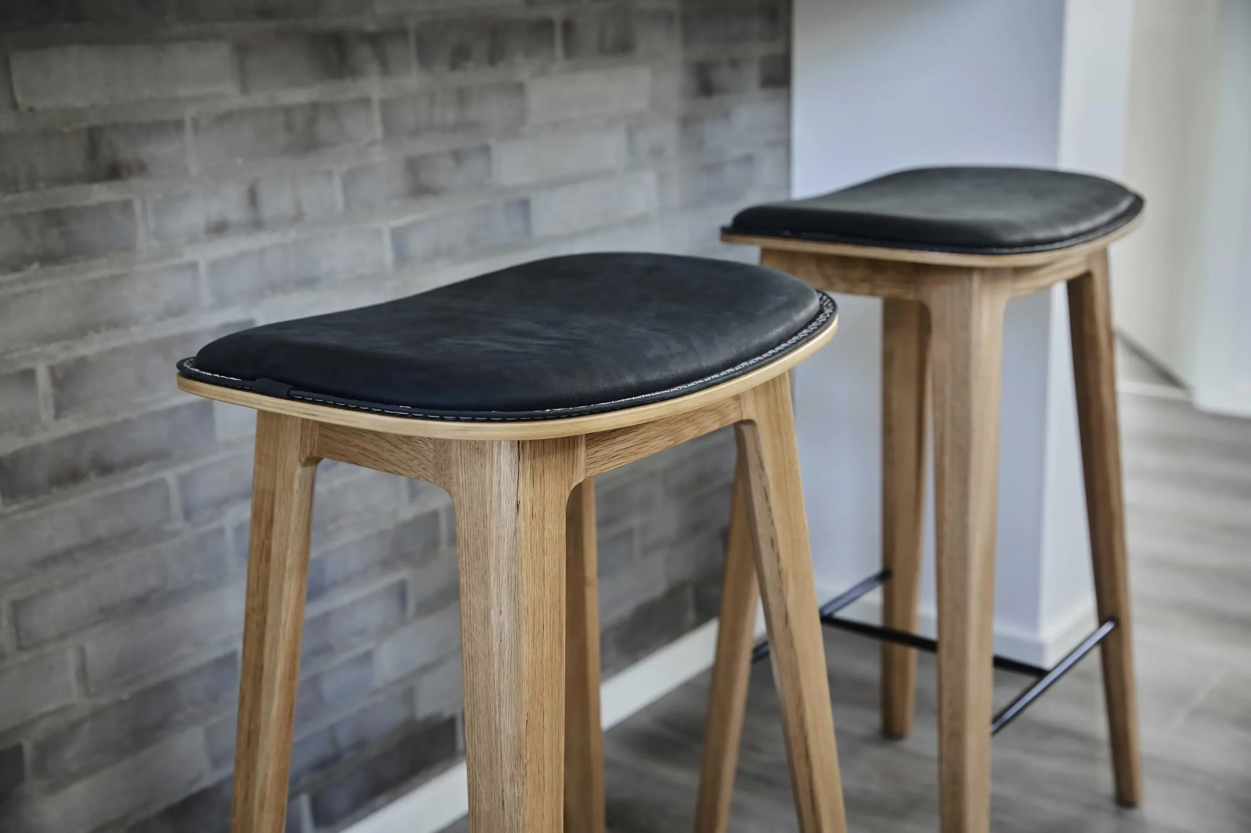 Nordic Bar Stool Oak WS Luna Carbon Nordic Bar Stool