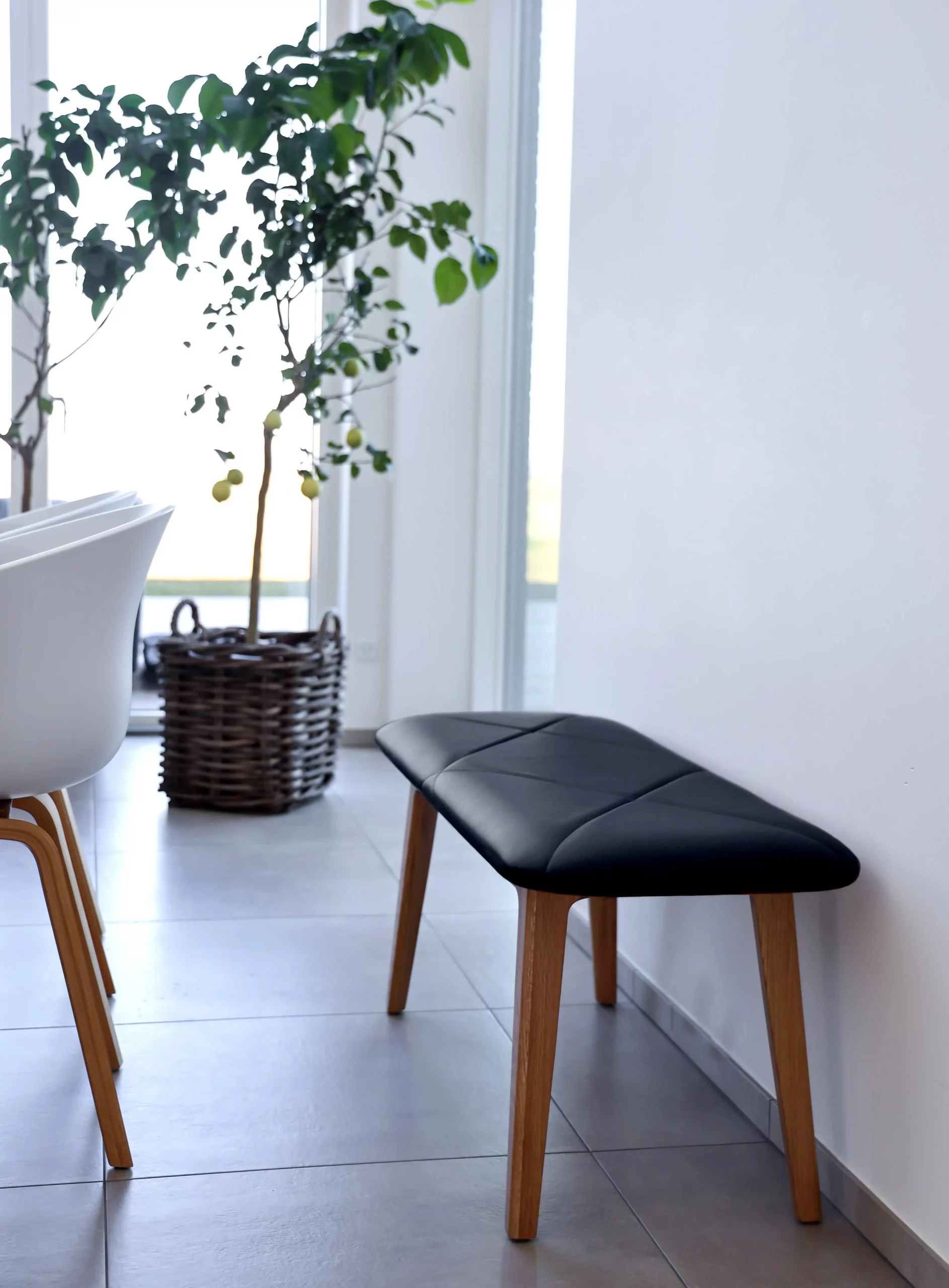 Nordic Bench Oak – Terra Black Nordic Bench Oak